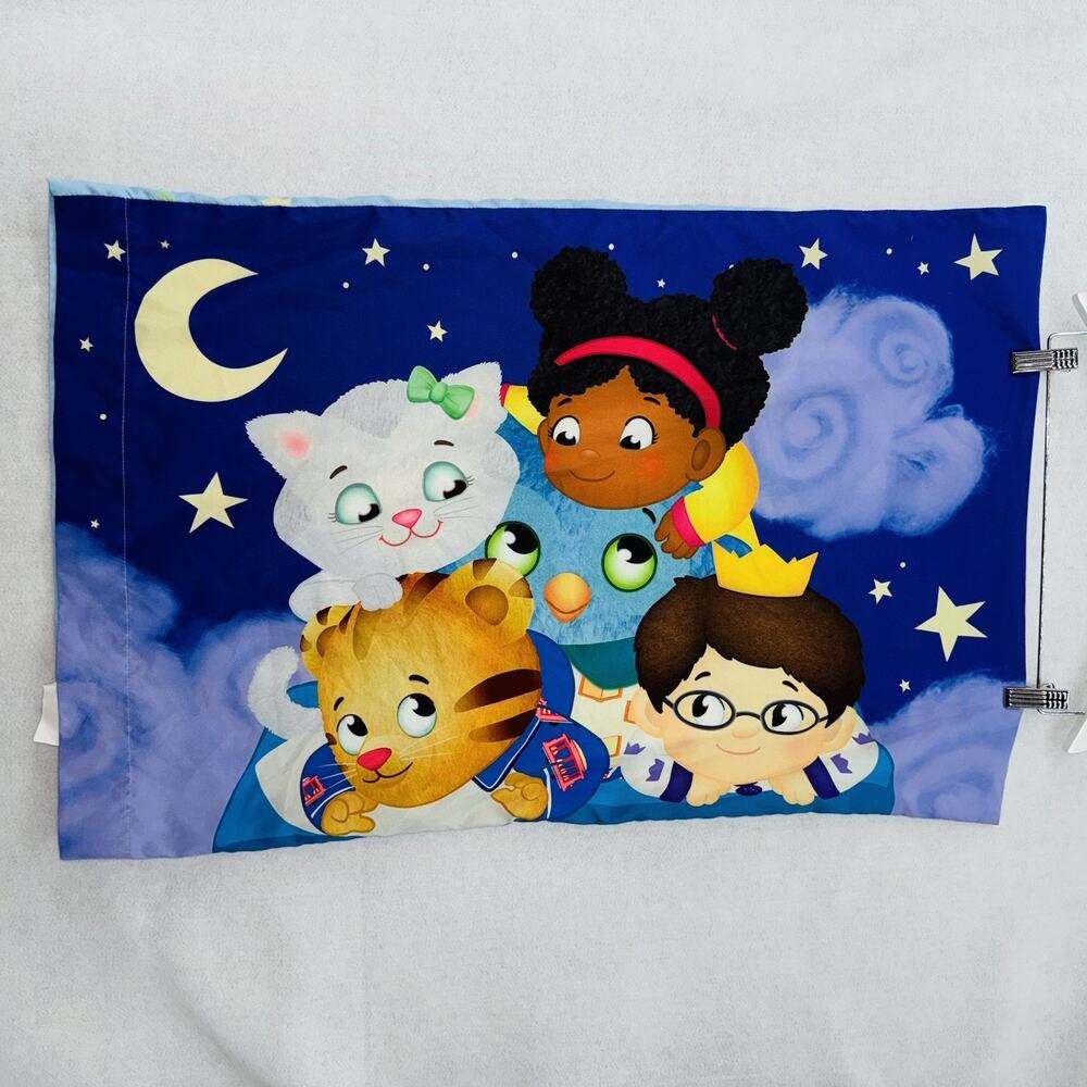 EUC Daniel Tiger Toddler Bed Sheet Set - Flat Sheet, Fitted Sheet & Pillowcase